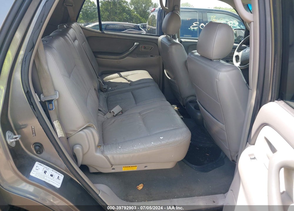 2005 TOYOTA SEQUOIA SR5 V8 VIN: 5TDBT44A15S256663