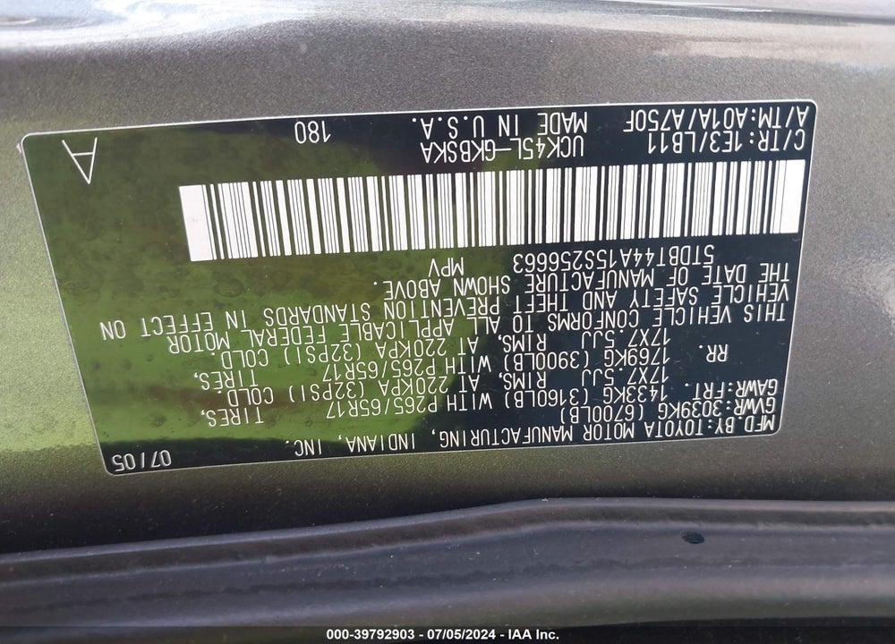 2005 TOYOTA SEQUOIA SR5 V8 VIN: 5TDBT44A15S256663
