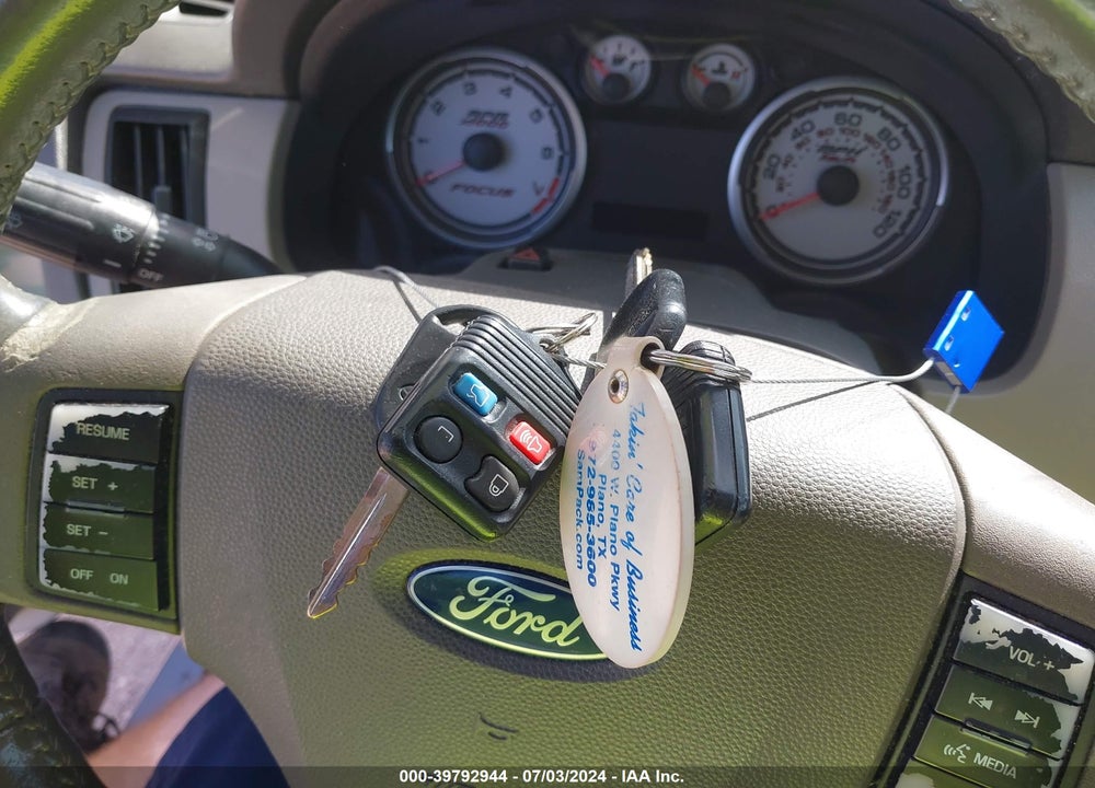 2011 FORD FOCUS SE VIN: 1FAHP3FN6BW147528