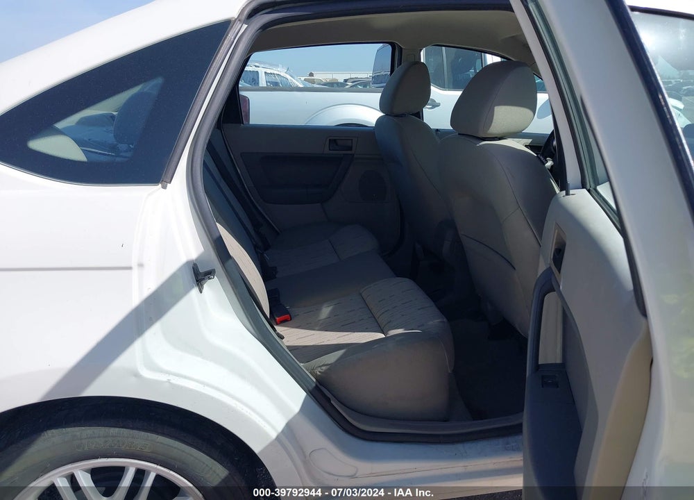 2011 FORD FOCUS SE VIN: 1FAHP3FN6BW147528
