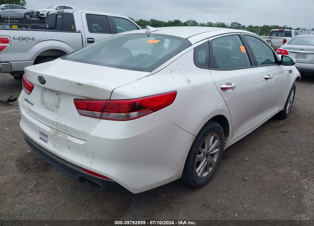 2016 KIA OPTIMA LX VIN: KNAGT4L32G5088109