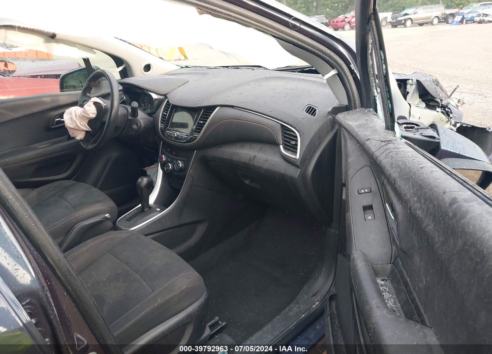 2019 CHEVROLET TRAX LS VIN: 3GNCJKSB9KL237801