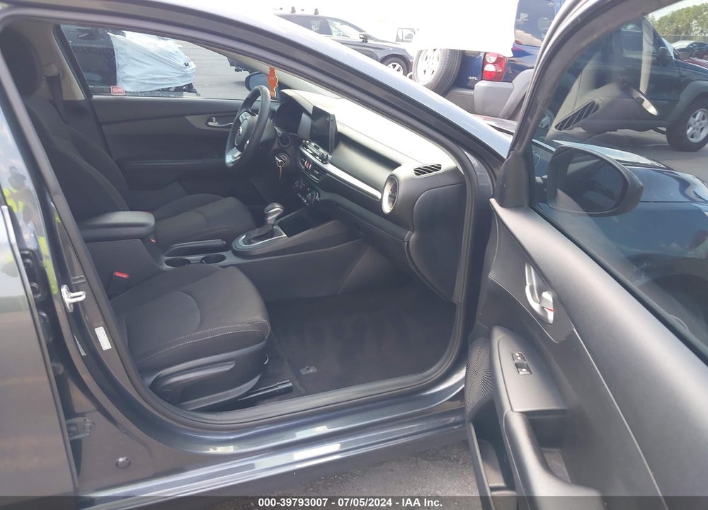 2019 KIA FORTE LXS VIN: 3KPF24ADXKE129595
