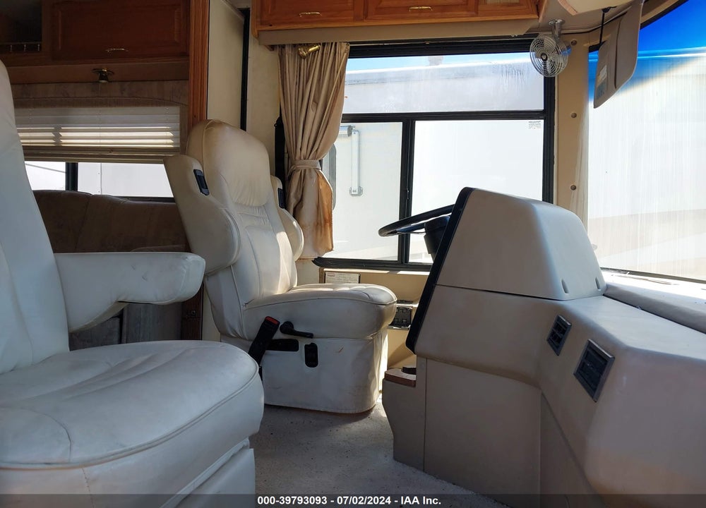 2000 FREIGHTLINER CHASSIS X LINE MOTOR HOME VIN: 4UZ6XFBC2YCG11785