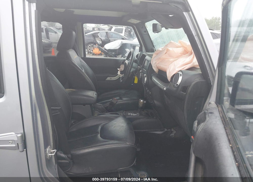 2014 JEEP WRANGLER UNLIMITED SAHARA VIN: 1C4HJWEG5EL221687