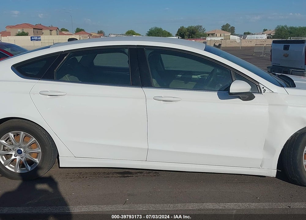 2018 FORD FUSION S VIN: 3FA6P0G71JR257717