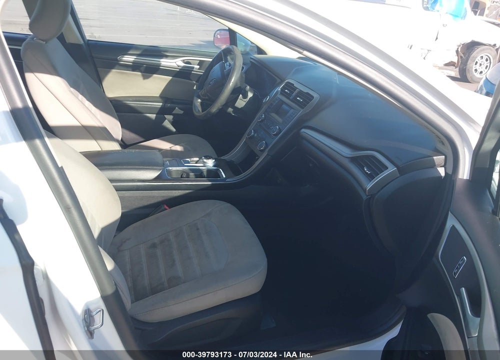 2018 FORD FUSION S VIN: 3FA6P0G71JR257717