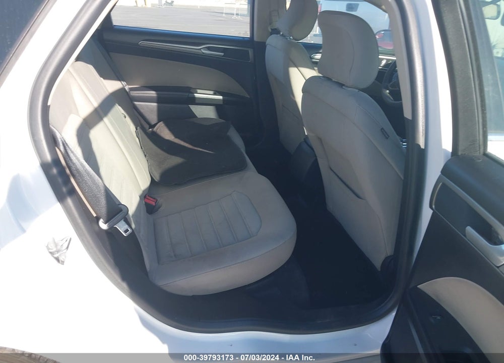 2018 FORD FUSION S VIN: 3FA6P0G71JR257717