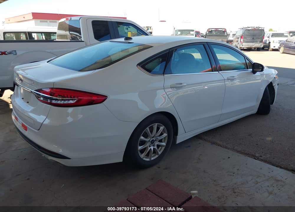 2018 FORD FUSION S VIN: 3FA6P0G71JR257717