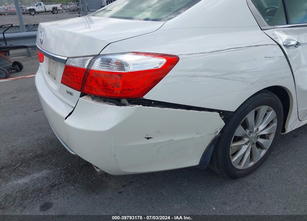 2013 HONDA ACCORD EX-L V-6 VIN: 1HGCR3F8XDA012921