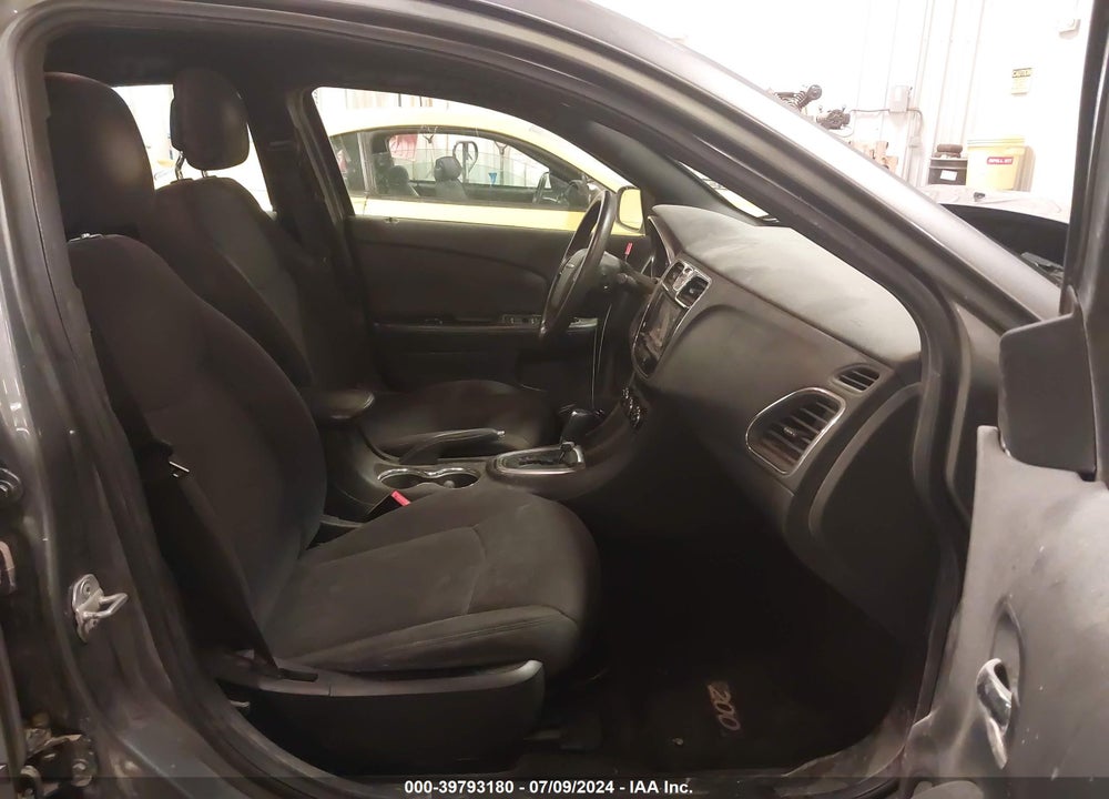 2012 CHRYSLER 200 LX VIN: 1C3CCBAG8CN246172