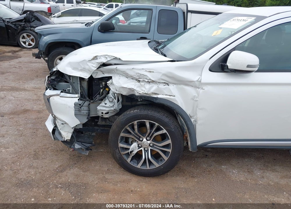 2018 MITSUBISHI OUTLANDER SE VIN: JA4AD3A36JZ032588