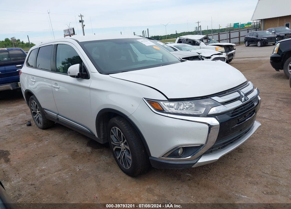 2018 MITSUBISHI OUTLANDER SE VIN: JA4AD3A36JZ032588