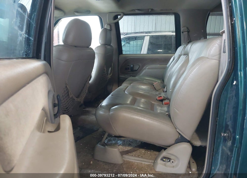 1996 CHEVROLET SUBURBAN K1500 VIN: 1GNFK16R8TJ336033