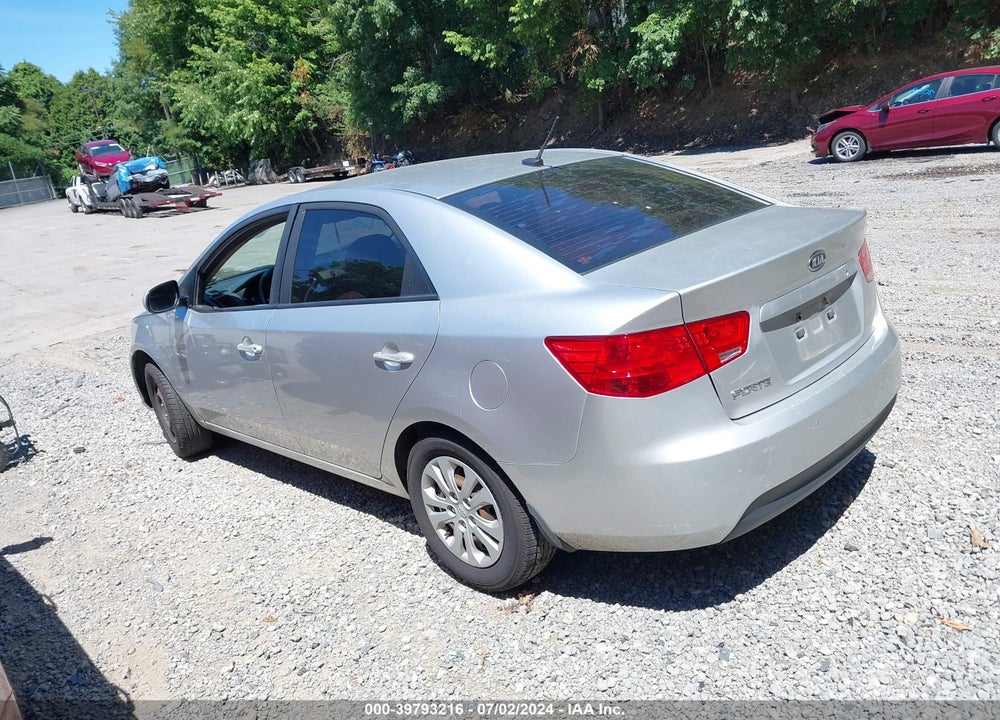 2010 KIA FORTE LX VIN: KNAFT4A21A5818072