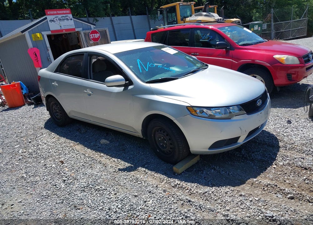 2010 KIA FORTE LX VIN: KNAFT4A21A5818072