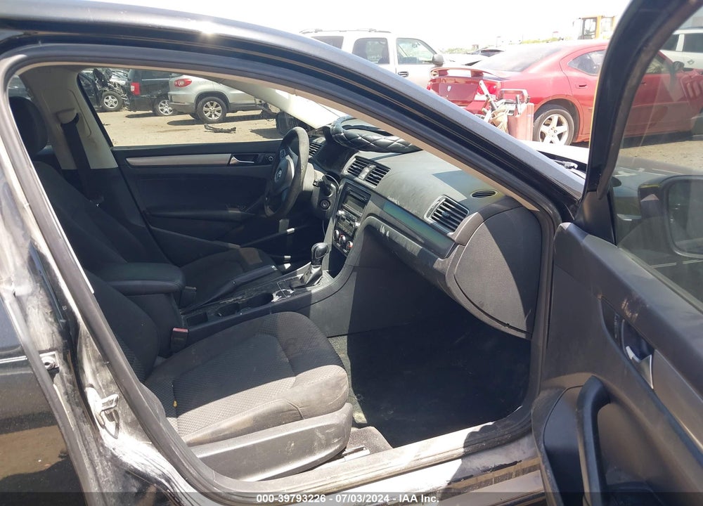 2013 VOLKSWAGEN PASSAT 2.5L S VIN: 1VWAH7A36DC056007
