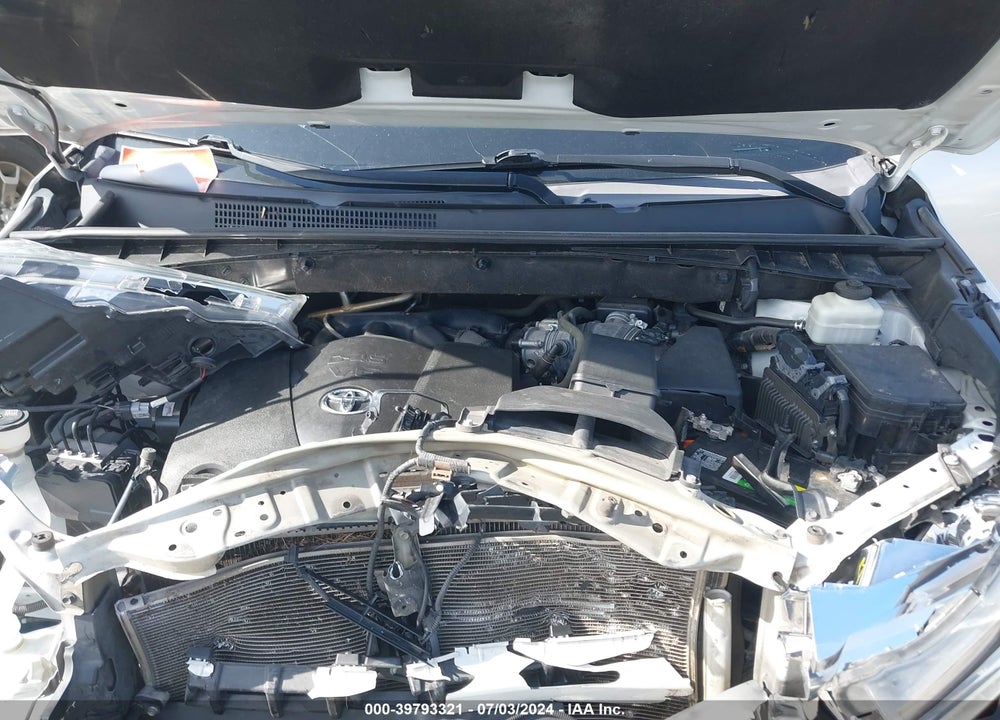 2018 TOYOTA HIGHLANDER XLE VIN: 5TDKZRFH8JS537634
