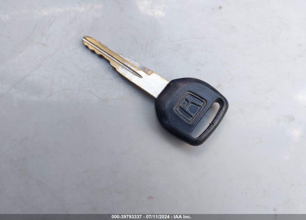 1997 HONDA ACCORD LX VIN: 1HGCD5632VA104962