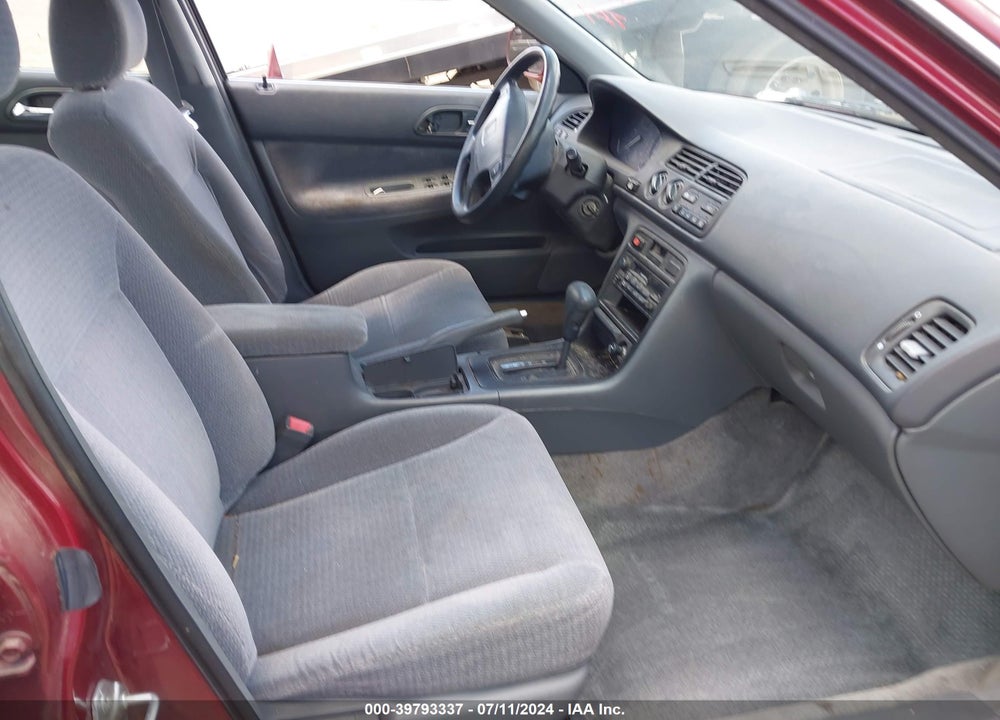 1997 HONDA ACCORD LX VIN: 1HGCD5632VA104962