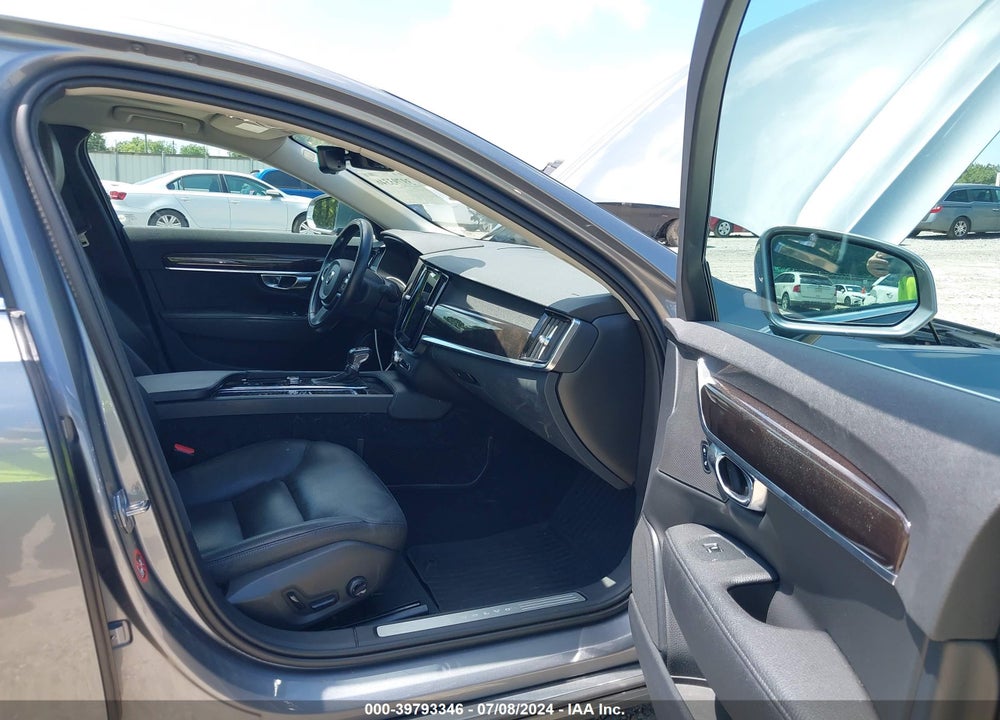 2018 VOLVO S90 T5 MOMENTUM VIN: LVY982MK3JP028738