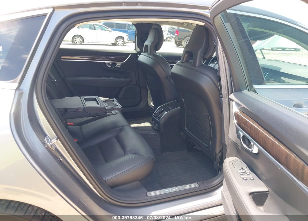 2018 VOLVO S90 T5 MOMENTUM VIN: LVY982MK3JP028738