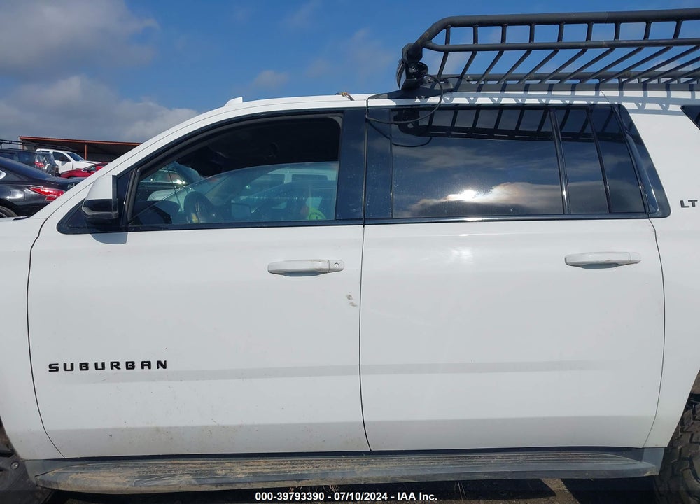 2016 CHEVROLET SUBURBAN LT VIN: 1GNSCHKC9GR212611