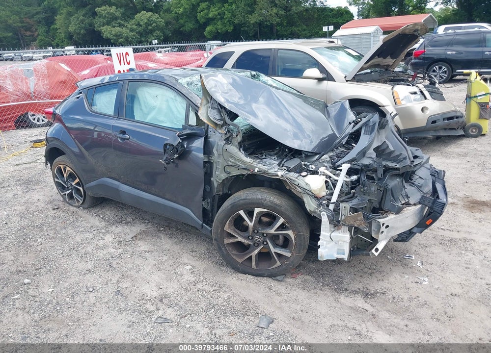 2019 TOYOTA C-HR XLE VIN: NMTKHMBX8KR084425