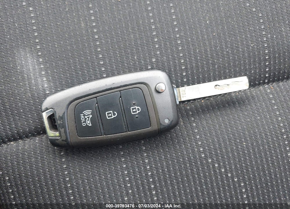 2021 HYUNDAI VENUE SE VIN: KMHRB8A32MU120725