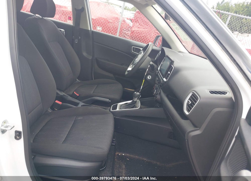 2021 HYUNDAI VENUE SE VIN: KMHRB8A32MU120725