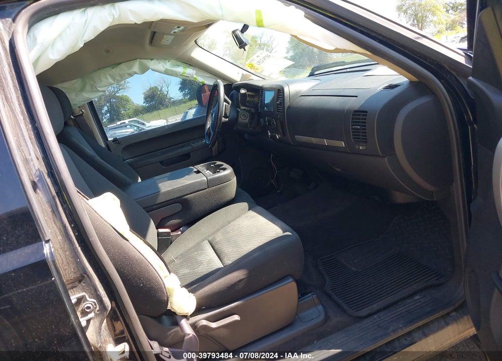 2011 CHEVROLET SILVERADO 1500 LT VIN: 3GCPKSE39BG234580
