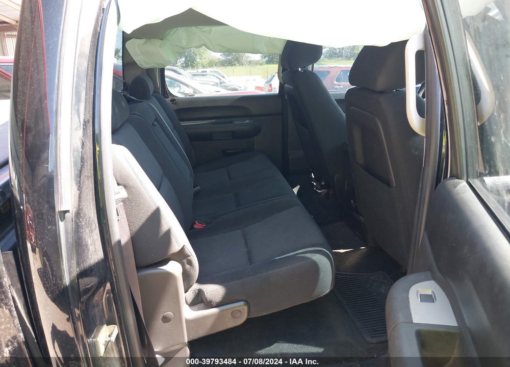 2011 CHEVROLET SILVERADO 1500 LT VIN: 3GCPKSE39BG234580