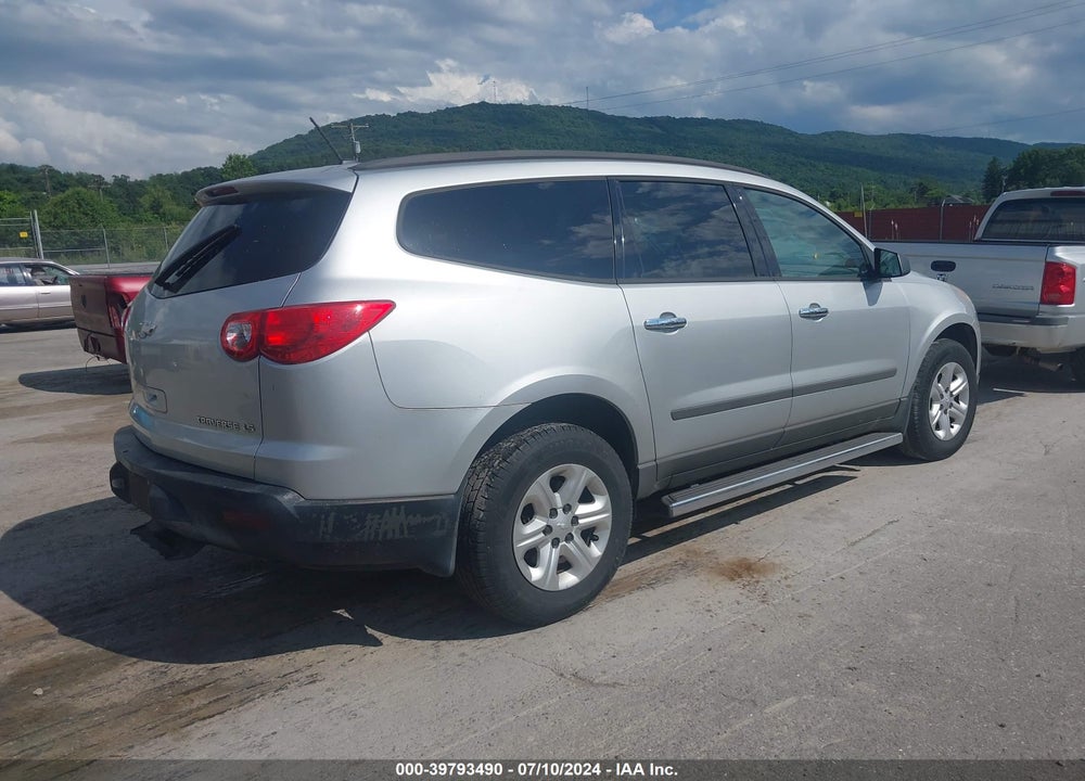 2012 CHEVROLET TRAVERSE LS VIN: 1GNKVFED8CJ143938