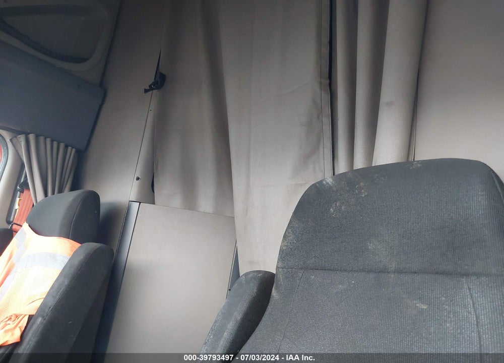 2011 FREIGHTLINER CASCADIA 125 VIN: 1FUJGLDR1BSAZ2426