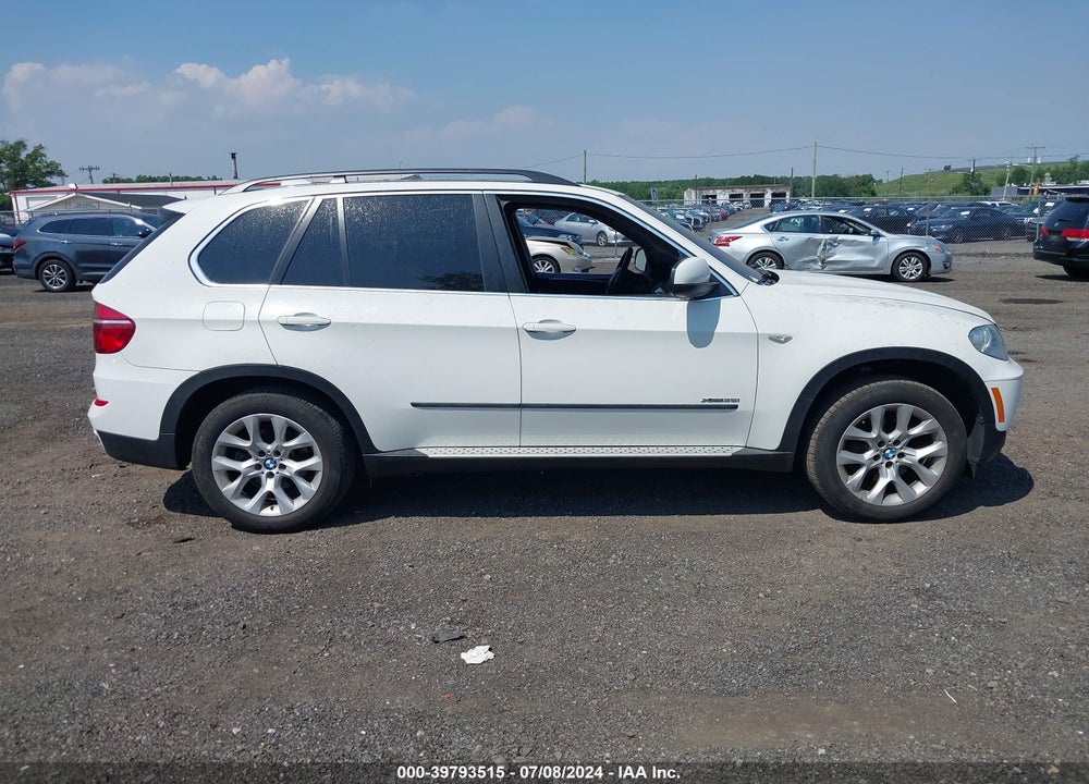 2013 BMW X5 XDRIVE35I/XDRIVE35I PREMIUM/XDRIVE35I SPORT ACTIVITY VIN: 5UXZV4C50D0E13017