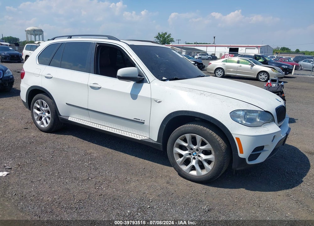 2013 BMW X5 XDRIVE35I/XDRIVE35I PREMIUM/XDRIVE35I SPORT ACTIVITY VIN: 5UXZV4C50D0E13017