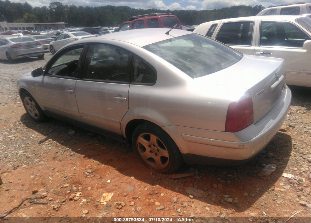 2000 VOLKSWAGEN PASSAT GLS VIN: WVWMA23B7YP160063