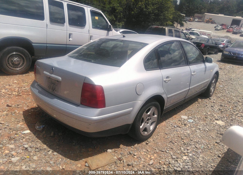 2000 VOLKSWAGEN PASSAT GLS VIN: WVWMA23B7YP160063