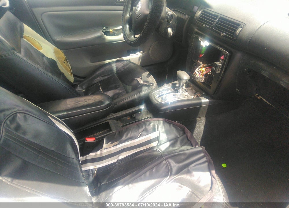 2000 VOLKSWAGEN PASSAT GLS VIN: WVWMA23B7YP160063