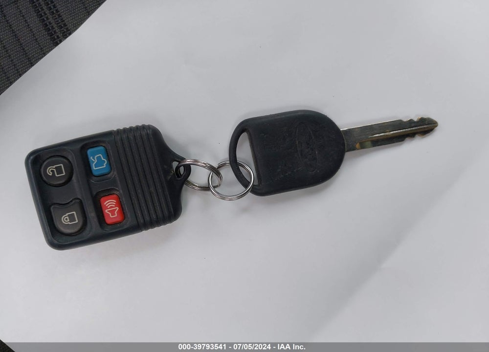 2011 FORD FOCUS SE VIN: 1FAHP3FN5BW125522