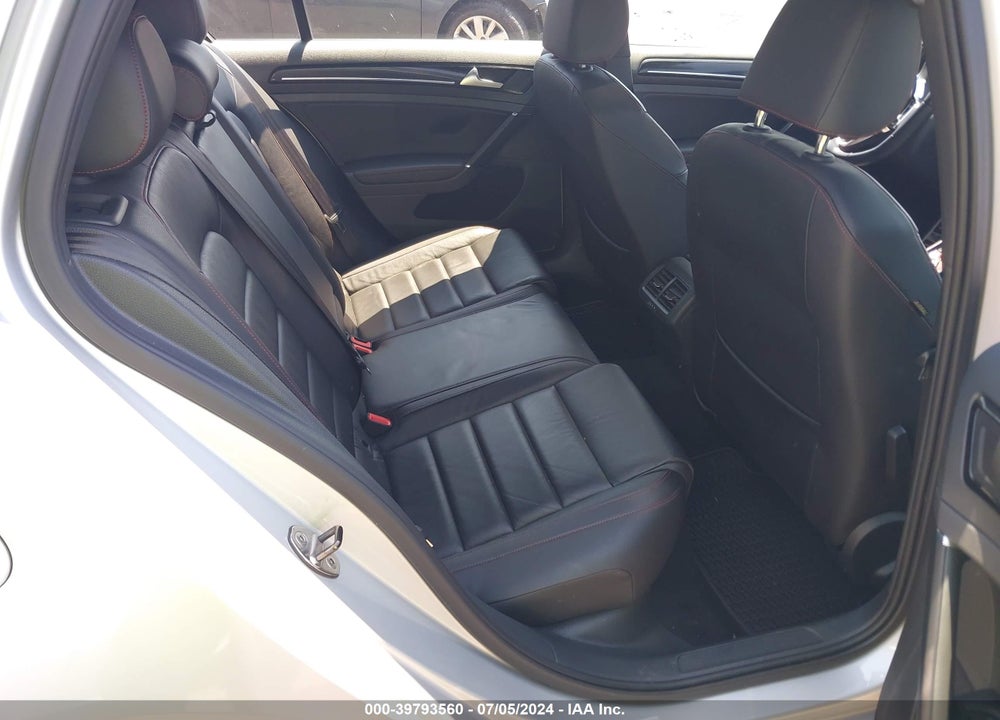 2015 VOLKSWAGEN GOLF GTI 2.0T SE 4-DOOR VIN: 3VW4T7AU7FM041876