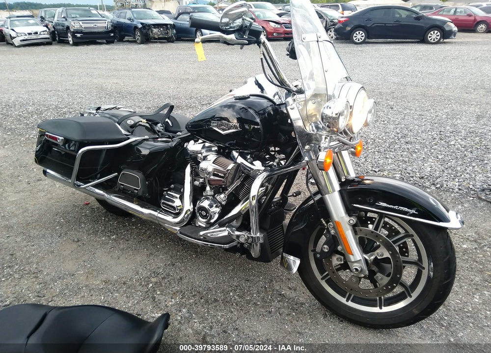 2017 HARLEY-DAVIDSON FLHR ROAD KING VIN: 1HD1FBC10HB619473