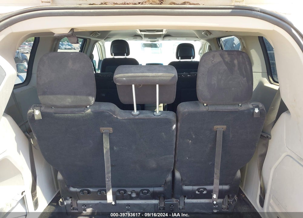 2011 DODGE GRAND CARAVAN CREW VIN: 2D4RN5DG4BR606328