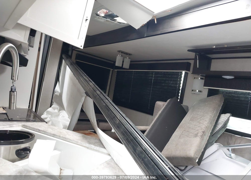 2021 JAYCO JAYFL184BH VIN: 1UJBJ0BT2M1TR0158