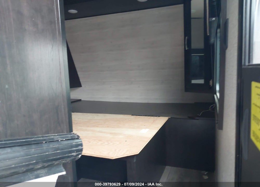 2021 JAYCO JAYFL184BH VIN: 1UJBJ0BT2M1TR0158