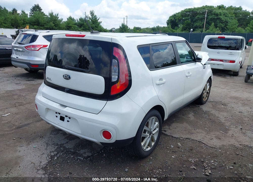 2018 KIA SOUL VIN: KNDJP3A52J7623690