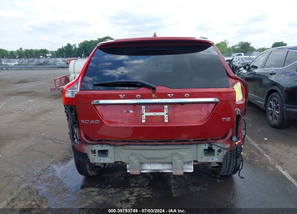 2015 VOLVO XC60 T5 PREMIER VIN: YV440MDK5F2711224