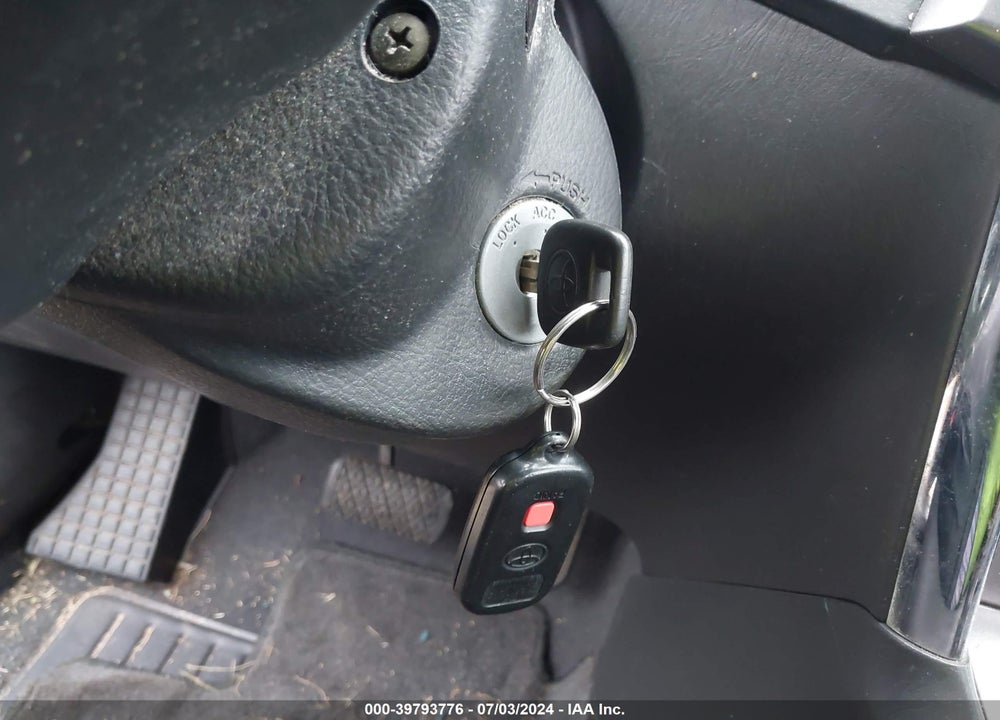 2004 TOYOTA MATRIX/XR VIN: 2T1KR32EX4C220184