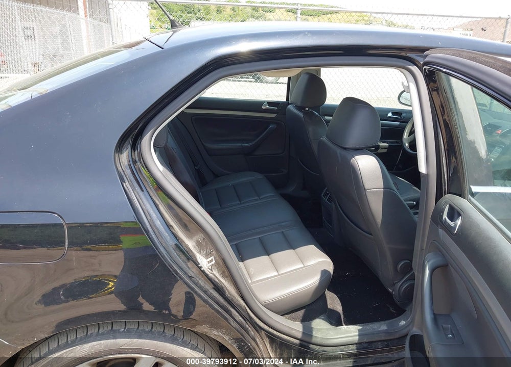 2007 VOLKSWAGEN JETTA VIN: 3VWEF71K27M169079