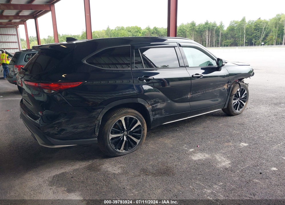 2022 TOYOTA HIGHLANDER XSE VIN: 5TDLZRBH0NS239756